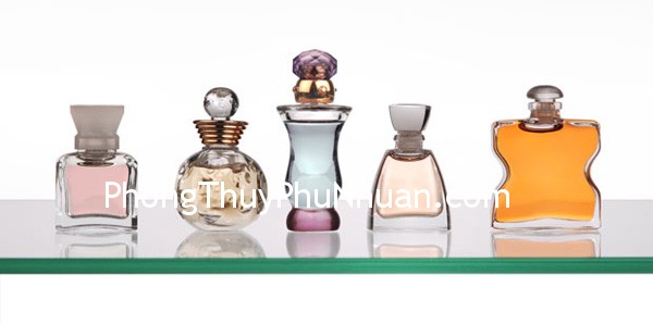 nuoc-hoa nuoc hoa Kích hoạt may mắn tại bàn trang điểm