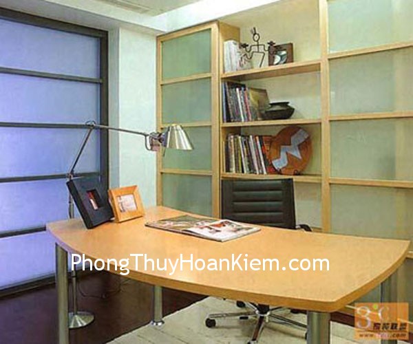 Bố trí bàn làm việc của chủ quản nghiệp vụ thế nào?