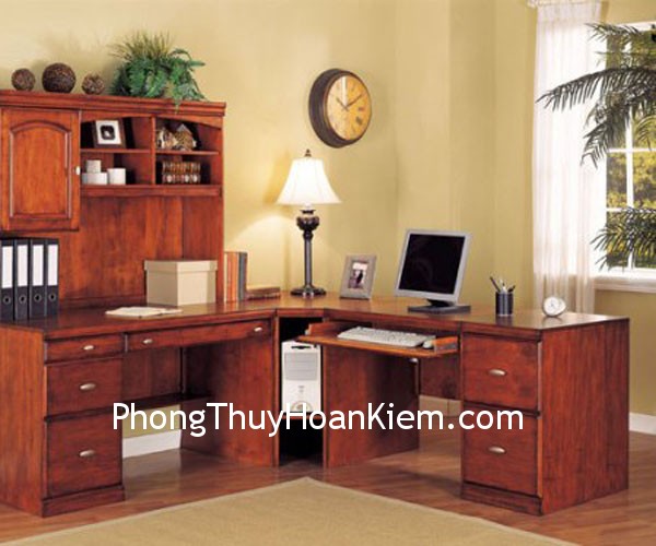 dat-ban-lam-viec-dung-phong-thuy dat ban lam viec dung phong thuy Cách sắp xếp đồ vật trên bàn làm việc cho phù hợp với phong thủy