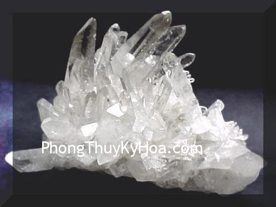 quartz crystal cluster black Hành thổ và ngành kinh doanh địa ốc