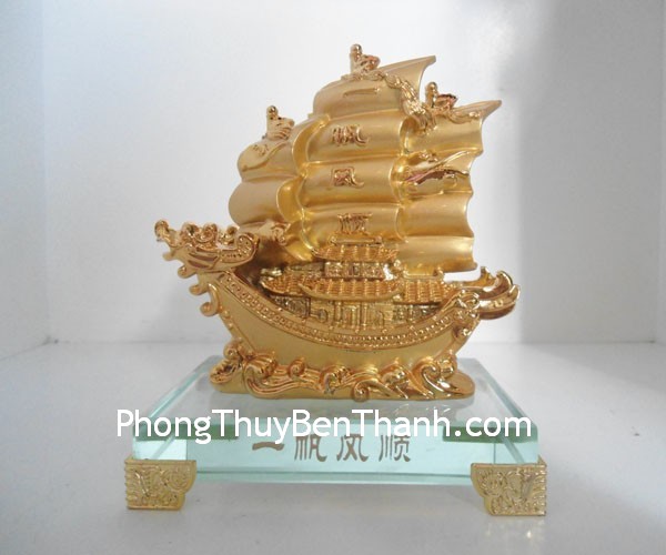 thuyen y180 02 Vàng nén trên thương thuyền