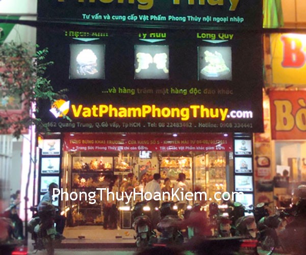 cua hang vat pham phong thuy 02 Cửa hàng nên quay ra hướng nào?