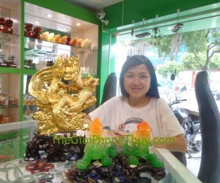 Chị Lan Anh - khách hàng mua tượng Long Phụng FH320G và Tượng Tỳ Hưu Chiêu Tài FH116G
