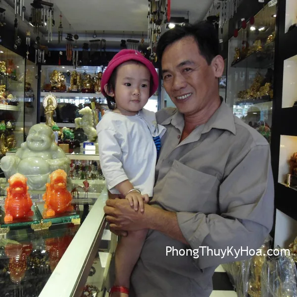 Anh Tiền - Khách hàng mua Tỳ hưu cam chiêu tài A060