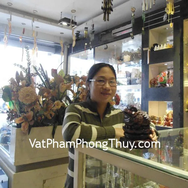 Chị Hiền - khách hàng mua Thiềm thừ chiêu tài E087