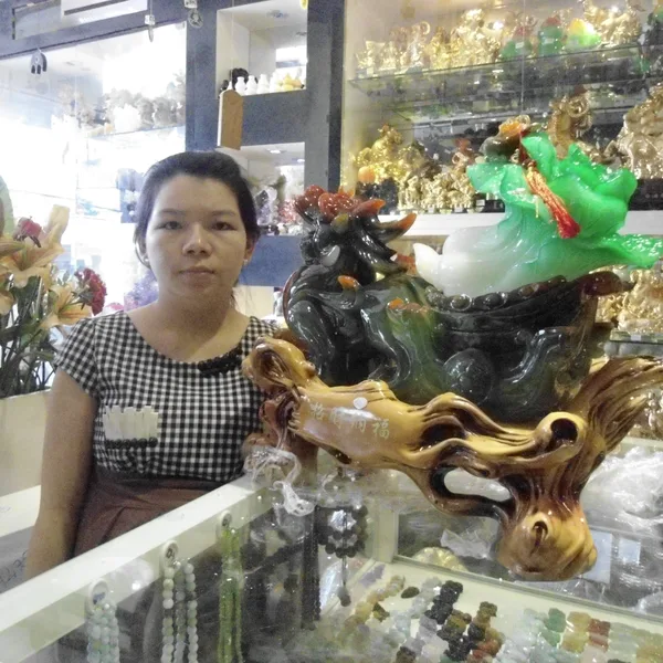 Chú Hoàng - khách hàng mua Tỳ hưu chiêu tài nạp phước E012