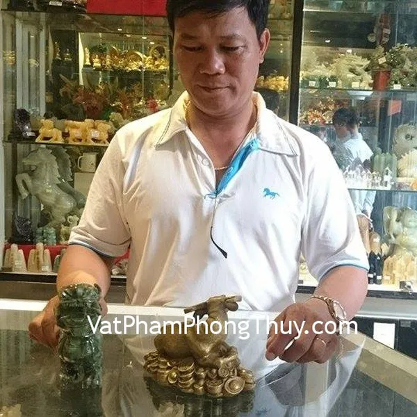 Anh Vạn - Khách hàng mua Tỳ hưu lam ngọc trung H017 và Trâu đồng D169