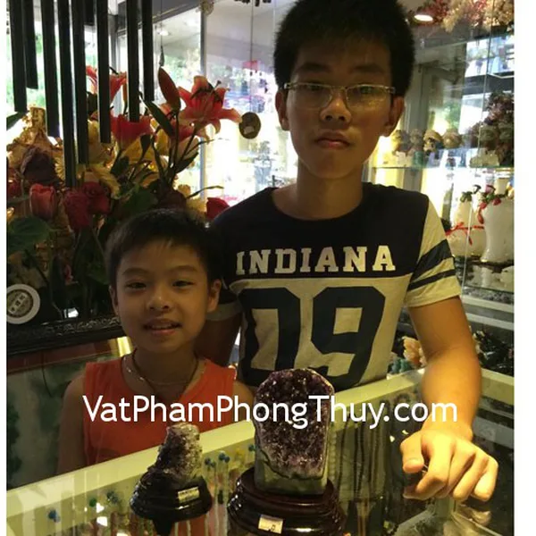 Em Sơn- Khách hàng mua bông thạch anh tím H089