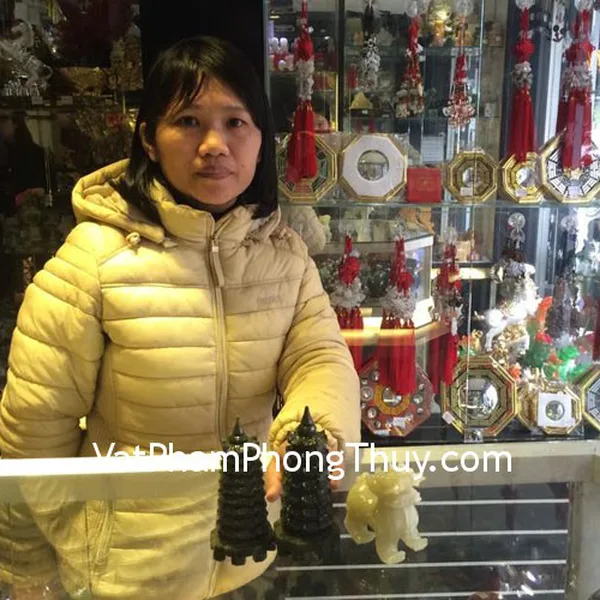 Chị Nguyện- khách hàng mua tỳ hưu Bắc Kinh xanh chuẩn, tháp văn xương lam ngọc