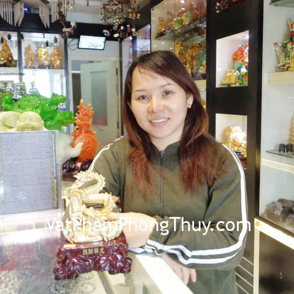 Chị Nhung - khách hàng mua Rồng vàng A155