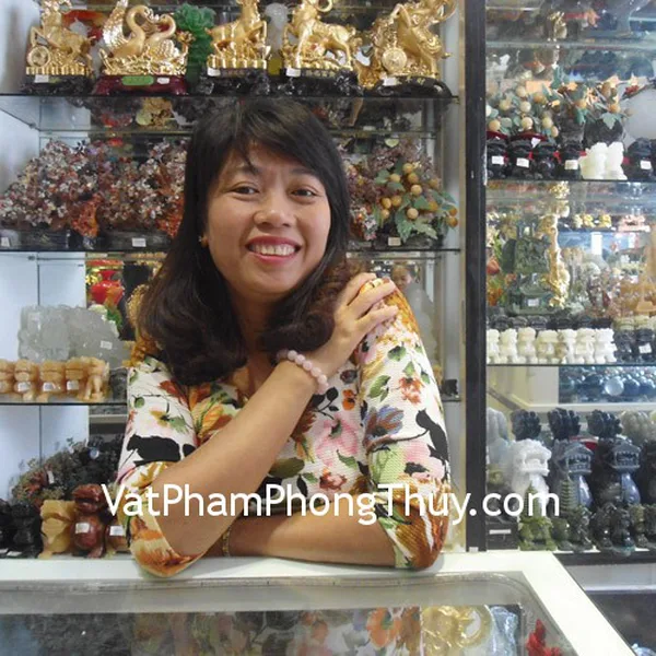 Chị Trang - khách hàng mua chuỗi thạch anh hồng S6128-1014