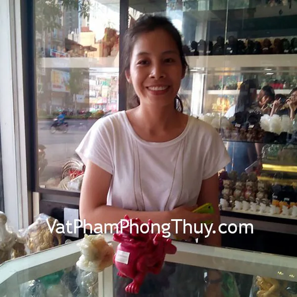Chị Băng - khách hàng mua tỳ hưu tiêu ngọc HM021 và thiềm thừ cẩm thạch CTT-S