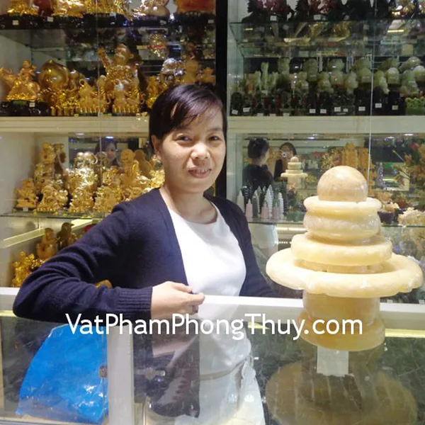 Chị Minh - khách hàng mua Phong thủy luân đá ngọc Hoàng long M154