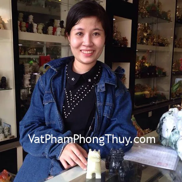 Chị Mây - khách hàng mua tỳ hưu Bắc kinh đen BKD-S và tỳ hưu  Bắc Kinh xanh BKX-S
