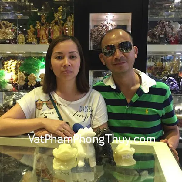 Anh Hùng - khách hàng mua tỳ hưu Bắc Kinh đen trung, Tỳ hưu Bắc Kinh trắng trung, thiềm thừ cẩm thạch Tây Tạng chuẩn
