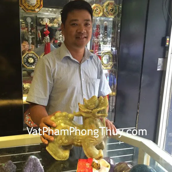 Anh Mạnh - khách hàng mua tỳ hưu Bắc Kinh Xanh khủng BKX-L và tỳ hưu đeo cổ đá mắt mèo S931