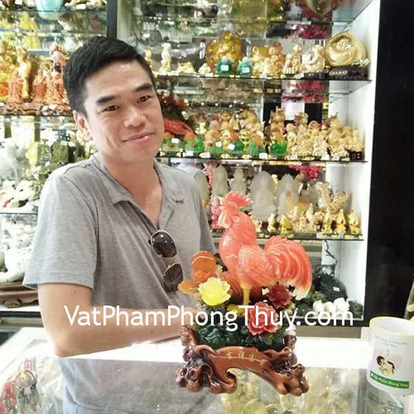 Anh Chương - khách hàng mua tượng gà ngọc đỏ bên mẫu đơn G057A