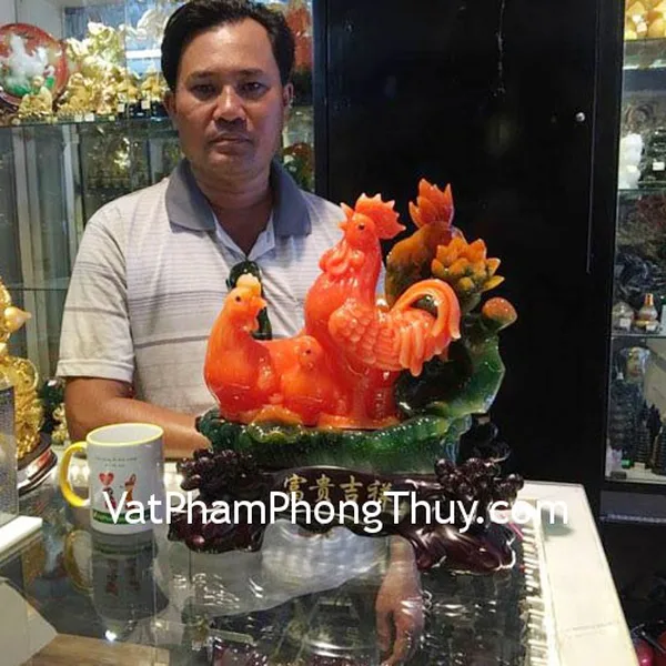 Chú Dũng - Khách hàng mua Gia đình gà bên sen màu ngọc cam G019A