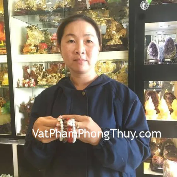 Chị Khánh - khách hàng mua chuỗi tỳ hưu phỉ thúy S6012, chuỗi tỳ hưu mắt mèo S6016 , chuỗi tỳ hưu mã não S6002 , mặt hồ ly đá hắc ngà S6348