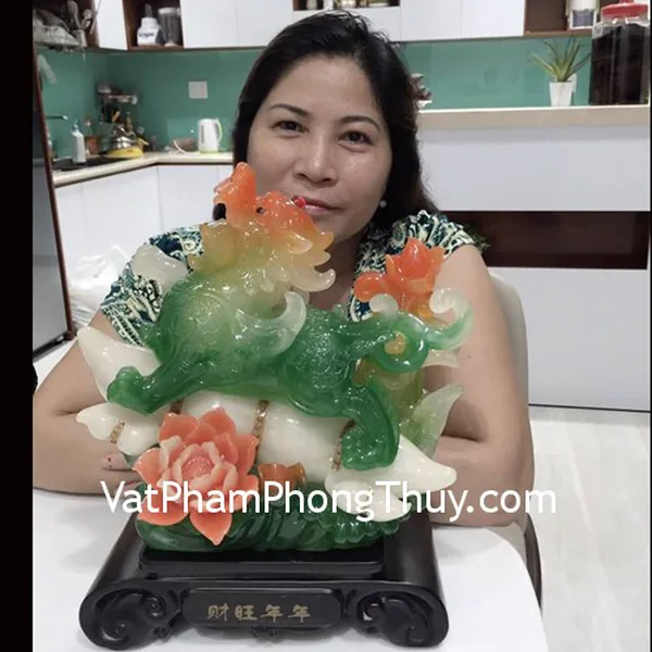 Chị Thu - khách hàng mua tượng tỳ hưu nhân sâm H113G