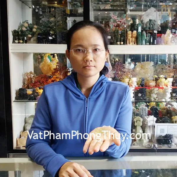 Chị Hậu - khách hàng mua Cặp Tỳ hưu vảy rồng thạch anh vàng S764