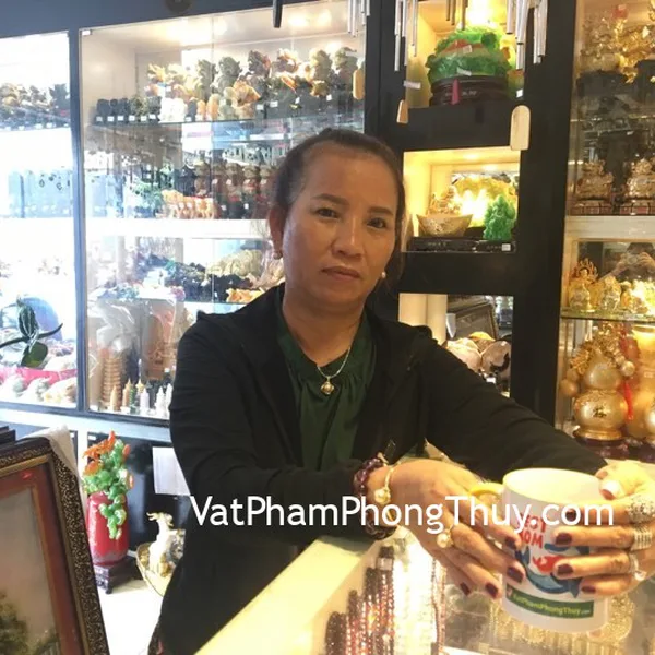 Chị Tâm - khách hàng mua chuỗi thạch anh tím xen thạch anh vàng Nam Phi 14li 16bi S6216-S5-4018