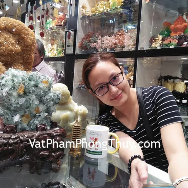 Chị Trâm- khách hàng mua tháp văn xương đồng 9 tầng, tượng 12 con giáp A254 và H419
