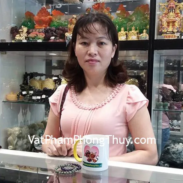 Chị Hương - khách hàng mua chuỗi thạch anh tím đậm A+  S6651-1418 và chuỗi thạch anh tóc xanh A+ S6650-3213
