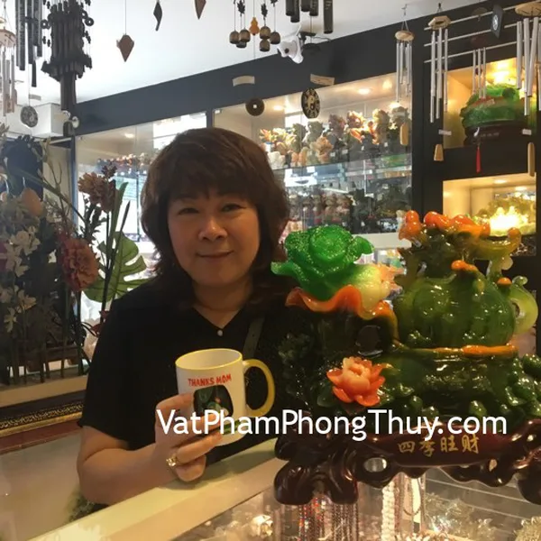 Chị Phương - khách hàng mua tượng Tỳ Hưu bắp cải xanh K123M