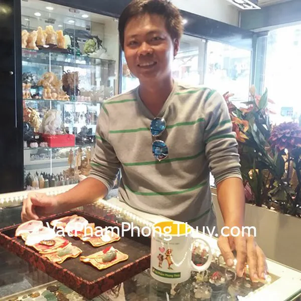 Anh Thơm - Khách hàng mua Hồ ly thạch anh trắng S6496, Tỳ hưu vẩy rồng mắt mèo S931, Tỳ hưu vẩy rồng đông linh S932, Tỳ hưu vẩy rồng ngọc tủy S935 và Mặt hổ mắt mèo S6721