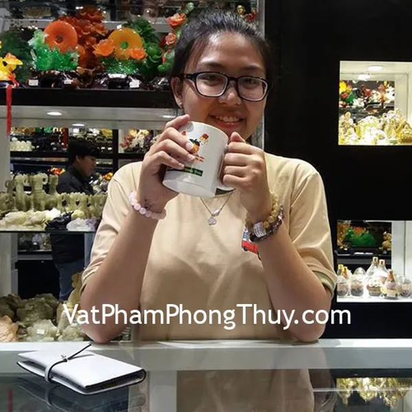 Chị Thư - khách hàng mua chuỗi  thạch anh tóc đồng A+ S6662-8463 và chuỗi thạch anh tóc vàng A+ S6665-9090