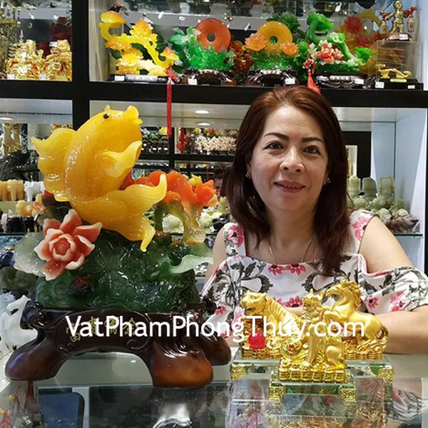 Chị Linh - khách hàng mua tượng cá chép vàng C095A, ngựa vàng châu đỏ C109A, hổ vàng may mắn C124A, chó săn vàng C034A và thỏ vàng sa kim C212A-12