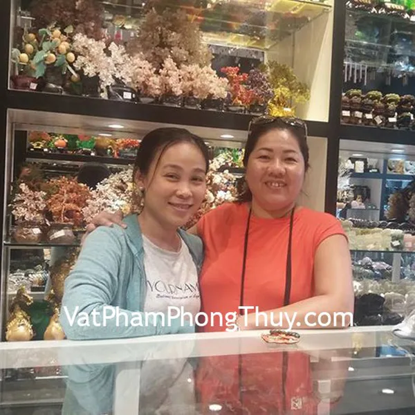 Chị Như Thanh - khách hàng mua chuỗi mặt trời đỏ S6652-S3-1823 và chuỗi mã não Phúc Lộc Thọ 8 li S6448