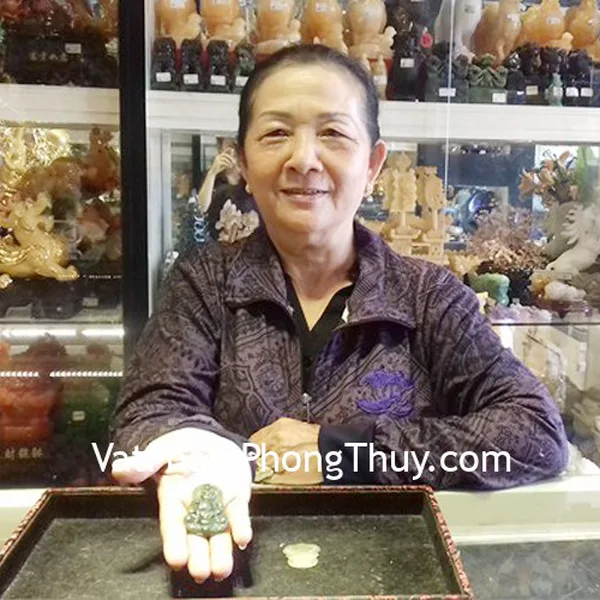 Cô Hai - khách hàng mua Quan âm ngọc phỉ thúy S6322