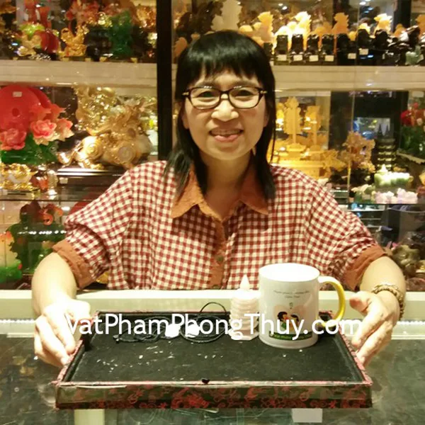 Chị Phòng - khách hàng mua Tháp văn xương thạch anh hồng M118, Ve ngọc Phỉ thúy S6325