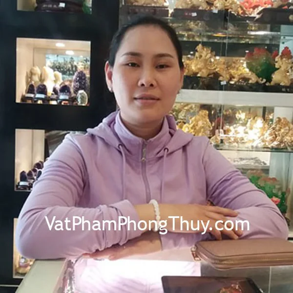 Chị Nhi - khách hàng mua chuỗi mặt trăng A+ S6358-S5-2100