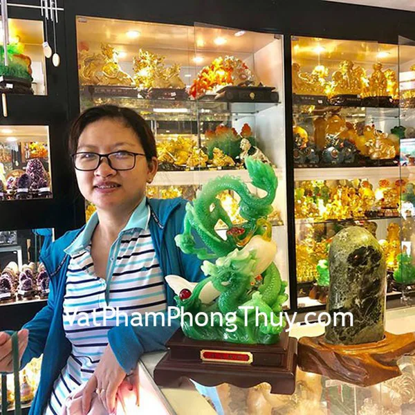 Chị Đào- khách hàng mua Rồng xanh củ sâm trắng G082A, khối cẩm thạch Serpentine xanh V168-S5-1344