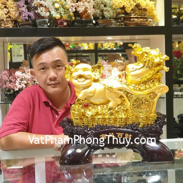 Anh Thanh - khách hàng mua tượng heo kéo cắp cải may mắn LN027