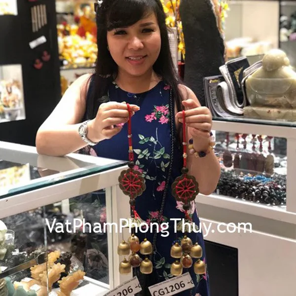 Chị Thúy - Khách hàng mua chuông gió mai hoa CG1206