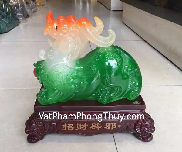 Tỳ hưu tài lộc xanh đỉnh đầu đỏ trung - chiêu tài bích tà FK115M
