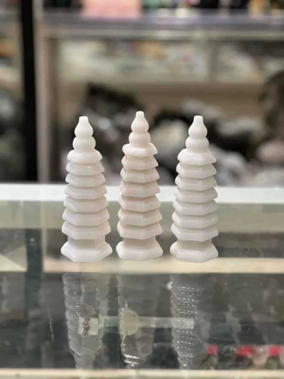 Tháp văn xương đá ngọc trắng 7 tầng M143