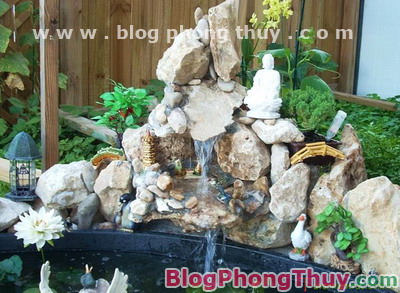 Hồ nước trong nhà và hòn non bộ