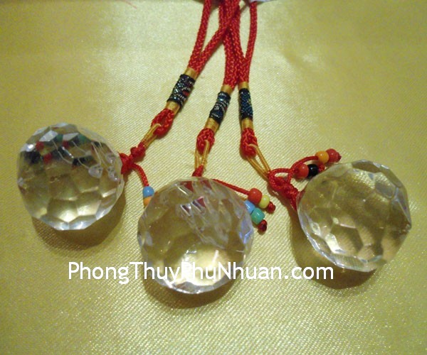 qua-cau-pha-le-treo-01 qua cau pha le treo 01 Mang năng lượng mặt trời vào nhà