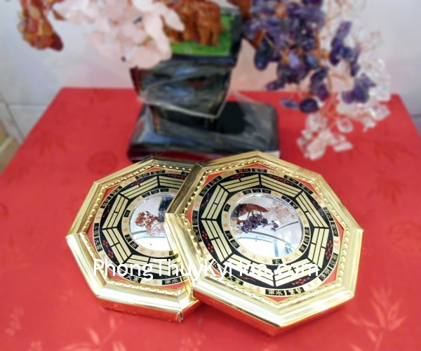 Khi gương hàng xóm chiếu trước cửa
