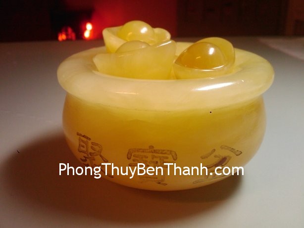 hu-tai-loc hu tai loc Một hũ vàng hoặc một rương tài lộc bên dưới cầu vồng