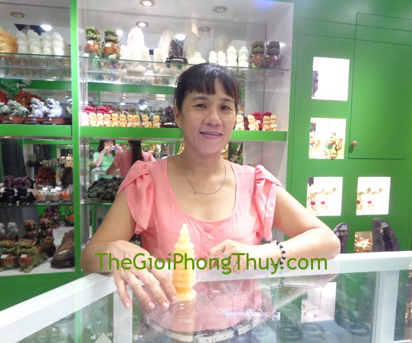 Chị Quỳnh Giao - khách hàng mua Tháp văn xương đá Hoàng Long FM139
