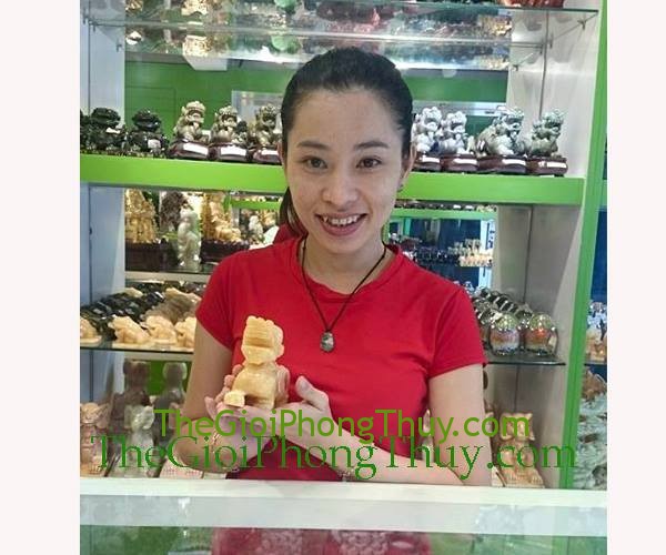 Chị Liễu - khách hàng mua tượng Tỳ Hưu đá Hoàng Long FHM016 và mặt trang sức Ngọc Myanmar FS5152