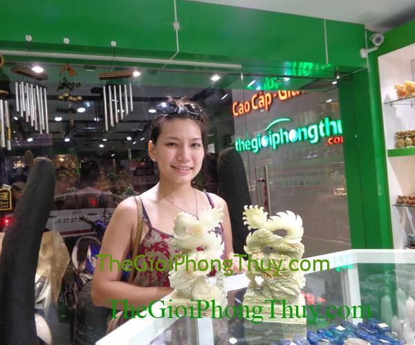 Chị Xuân - khách hàng mua Tượng Rồng Cẩm Thạch FN075