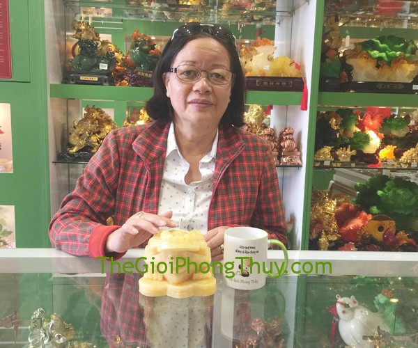 Cô Thư - Khách mua Thiềm Thừ Hoàng Long Trung FGM021