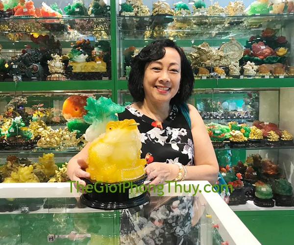 Cô Xuân-Khách hàng mua Thiềm thừ ngọc vàng cõng cải xanh FG161A.